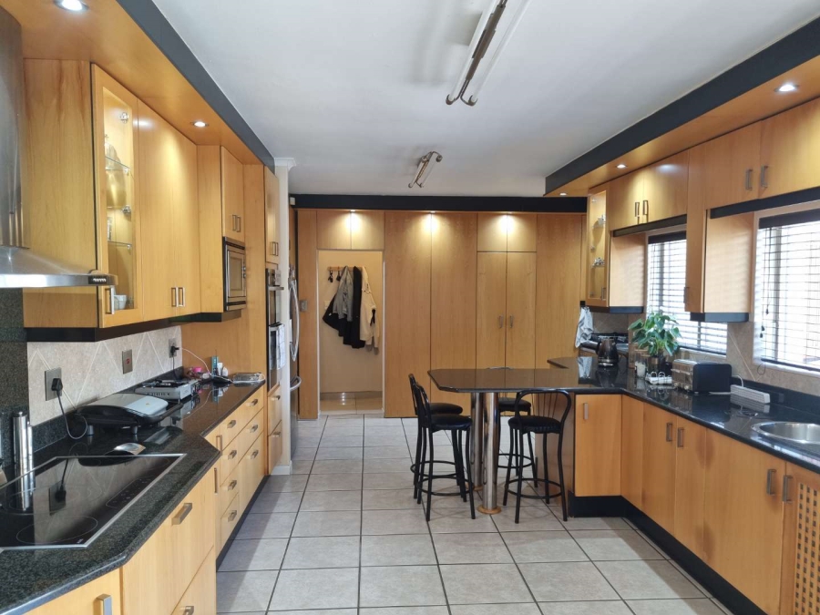 4 Bedroom Property for Sale in Bonza Bay Eastern Cape